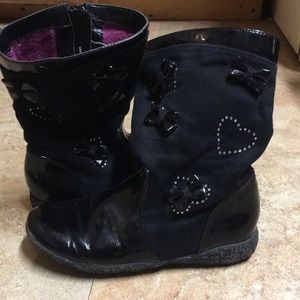 Girls boots